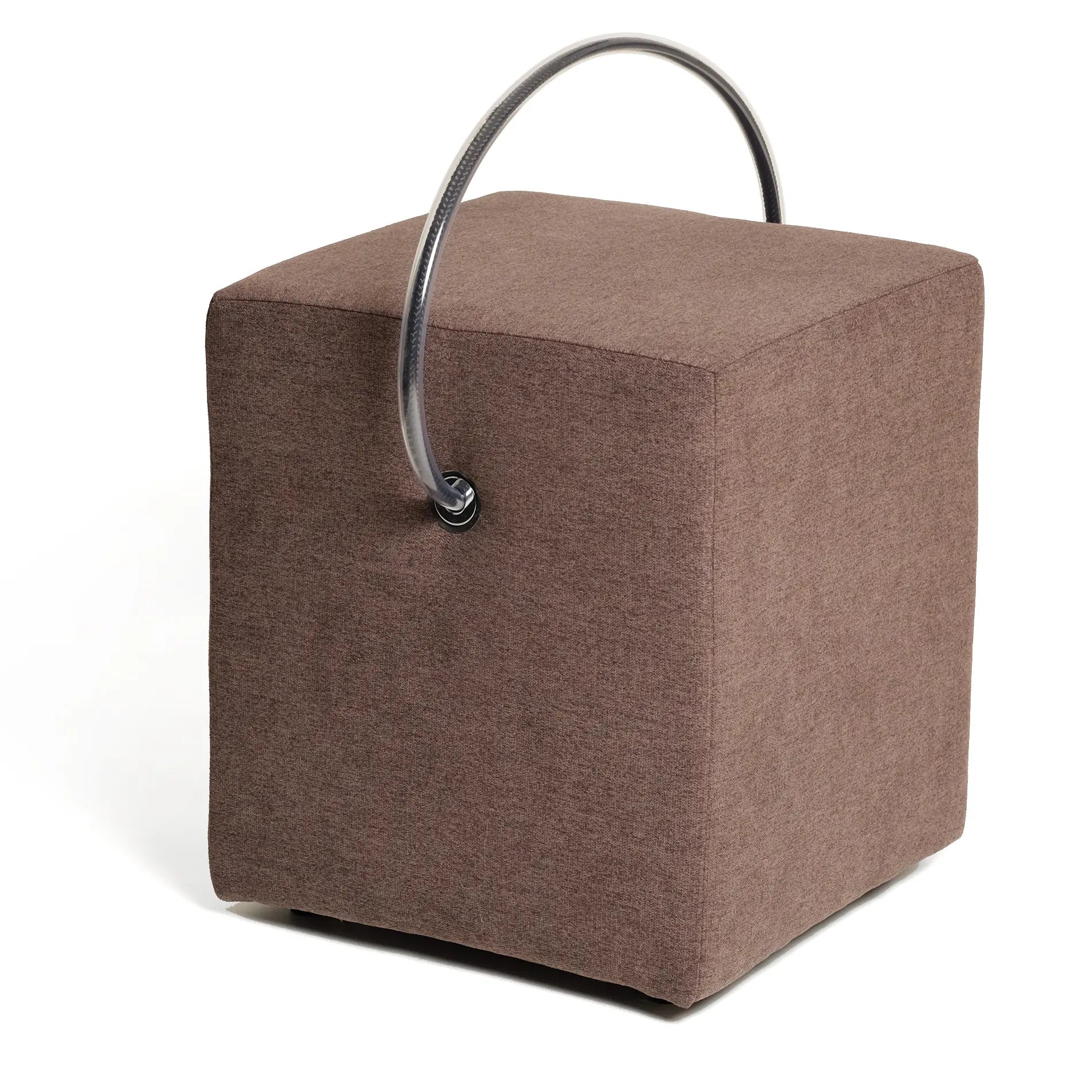 Polsterhocker in Braun mit Tragegriff – handgefertigt in Heidelberg Polsterhocker - Hockerhelden – Handgefertigte Polsterhocker