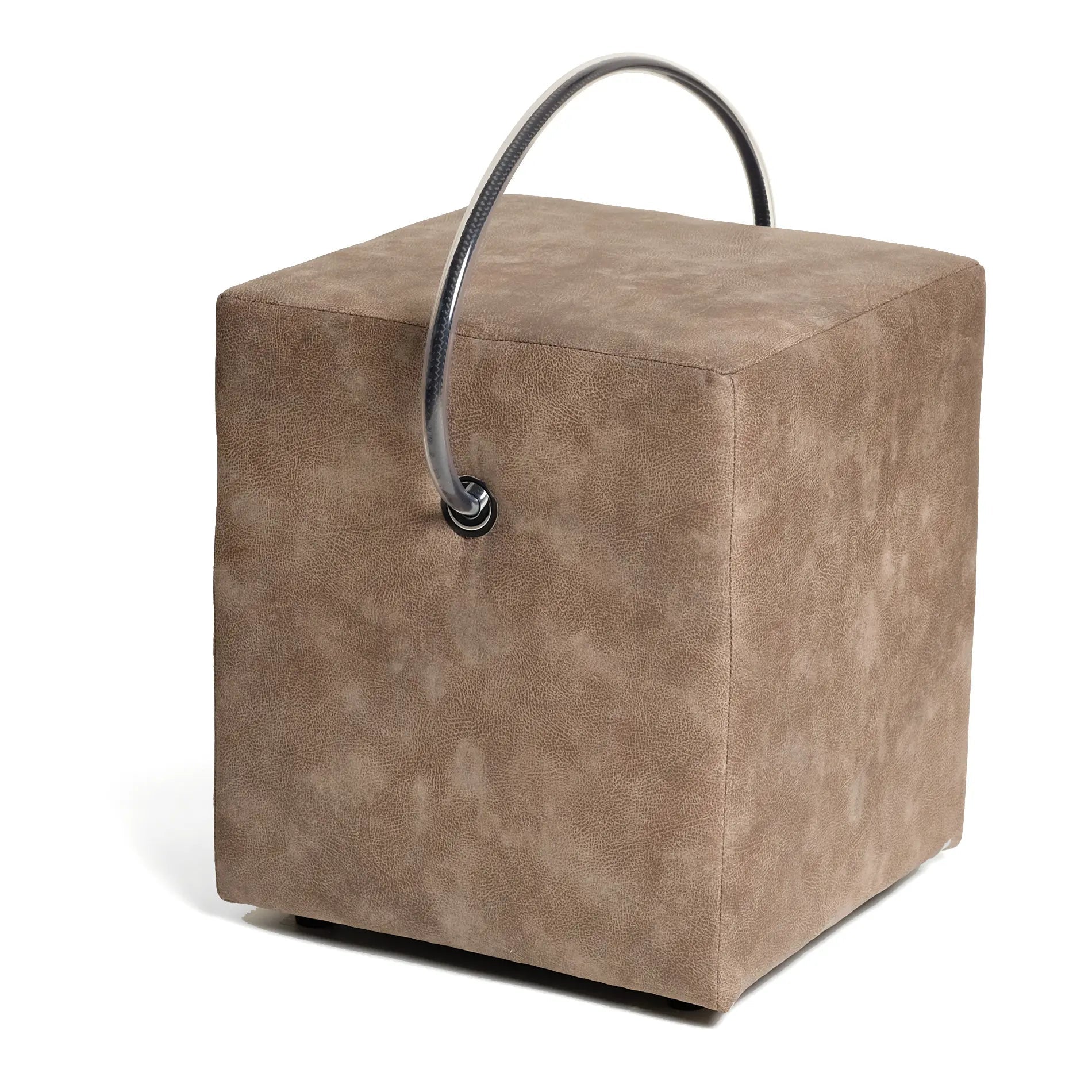 Polsterhocker in Hellbraun mit Tragegriff – Lederoptik, handgefertigt in Heidelberg Polsterhocker Lederoptik - Hockerhelden – Handgefertigte Polsterhocker